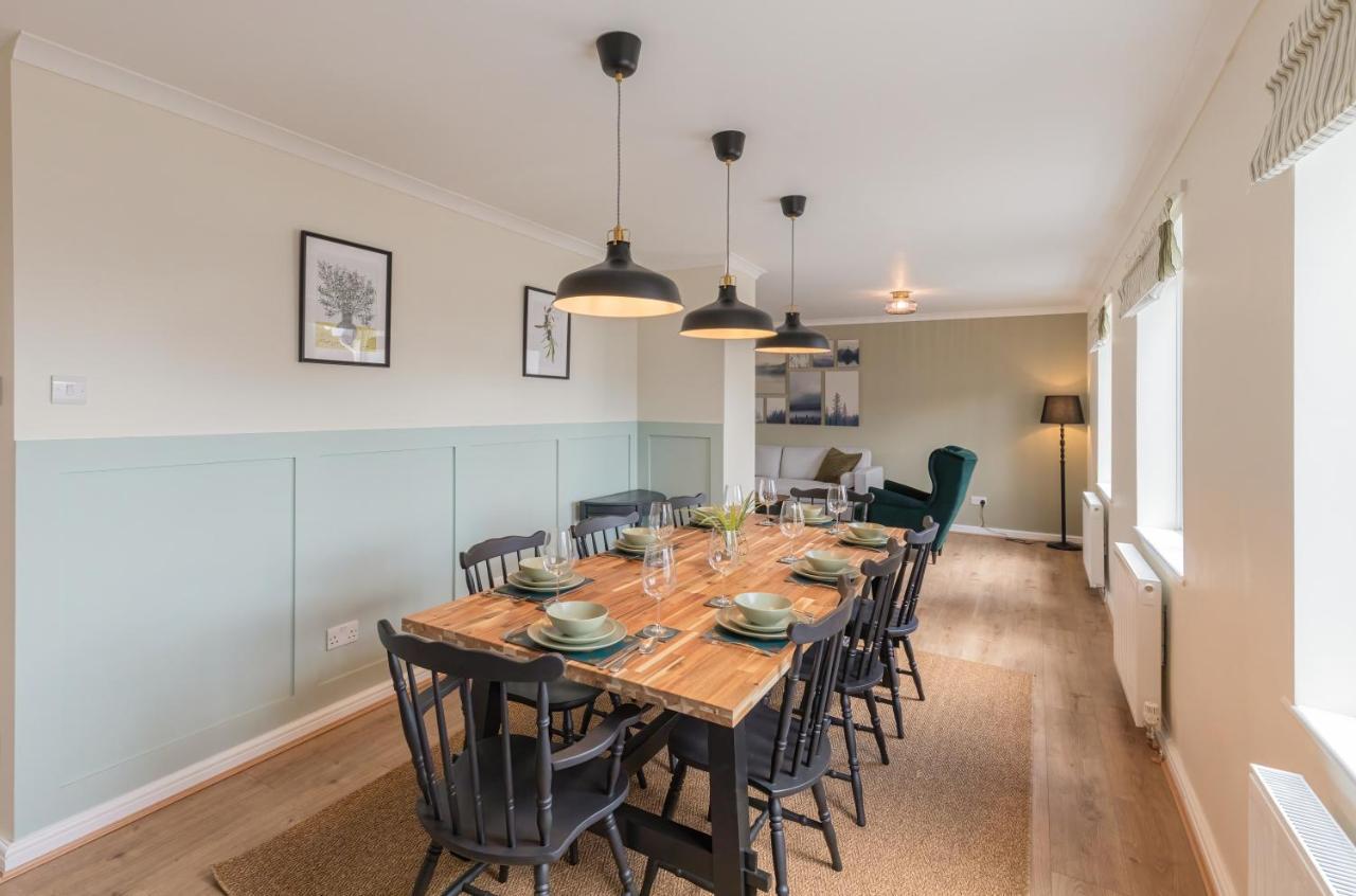 4 Bed City House With Private Garden And Parking Winchester Exterior foto